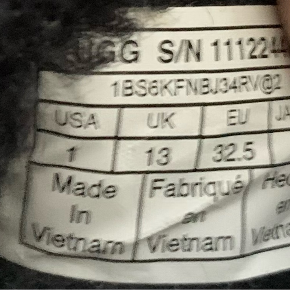 Cute Uggs no flaws in excellent condition - Picture 5 of 7